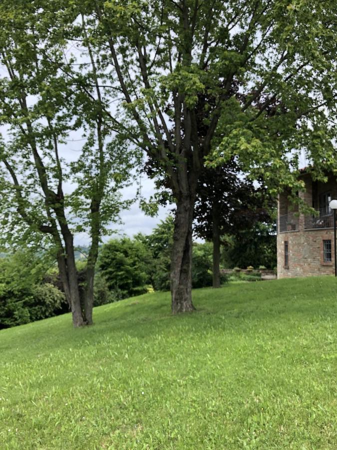 Villa Moglietta Host In Langhe Albaretto della Torre Esterno foto