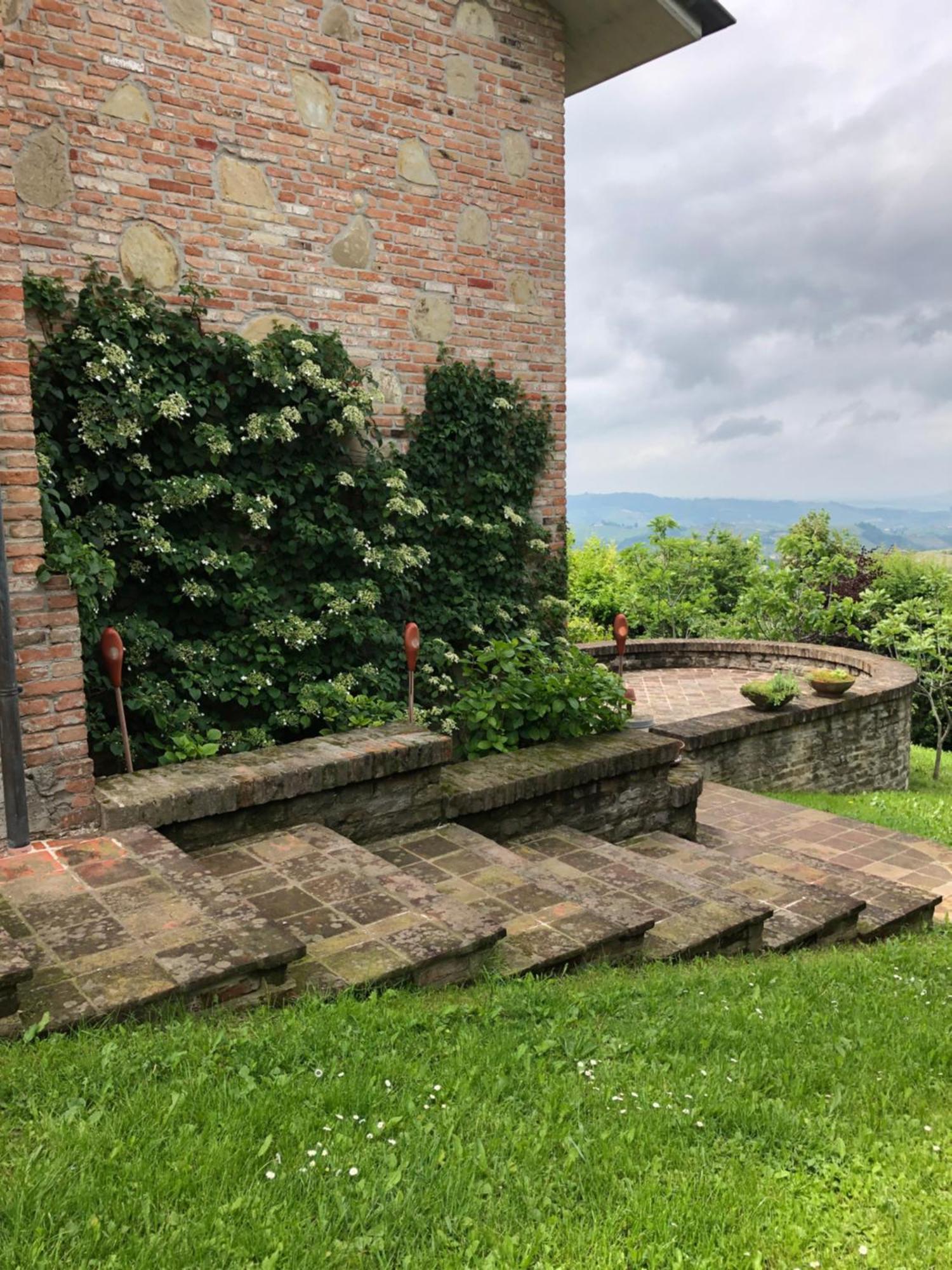 Villa Moglietta Host In Langhe Albaretto della Torre Esterno foto